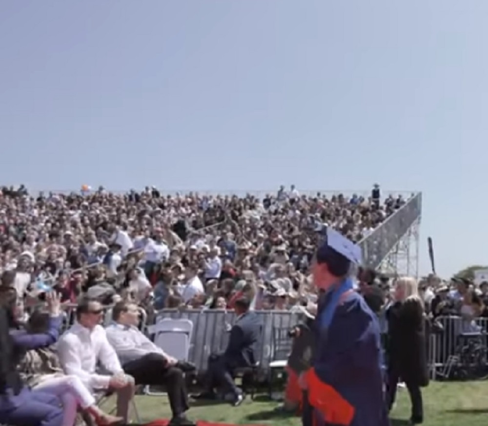 Ovakvu dodelu diploma još niste videli