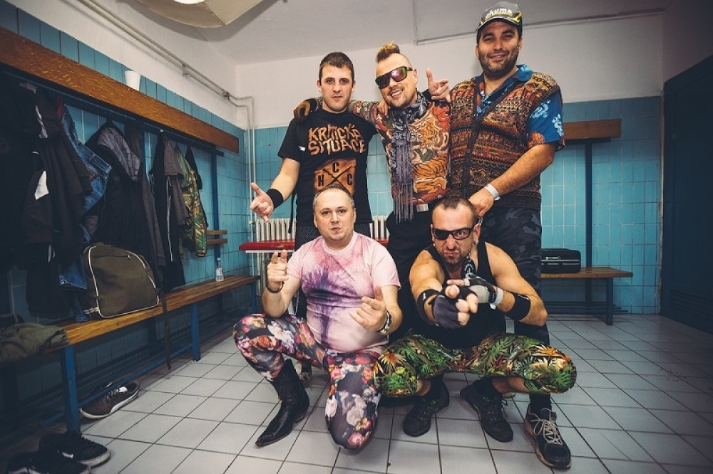 Poznati glumac u novom spotu "Brkova"