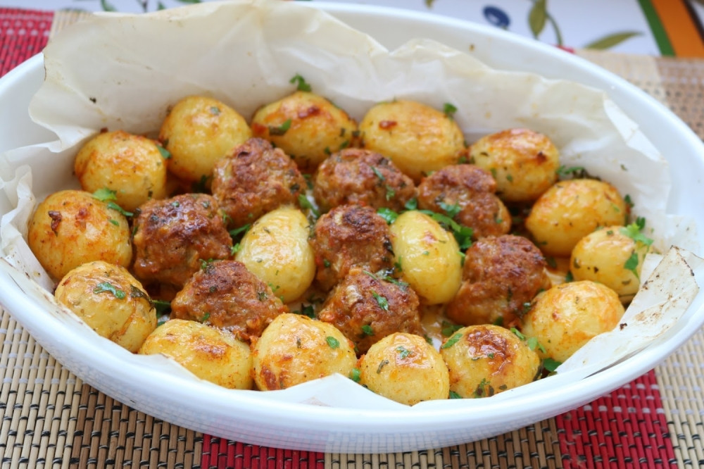 Mladi krompirići sa ćufticama