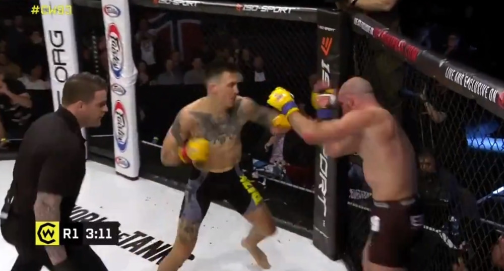 Rascopao mu čelo do kosti