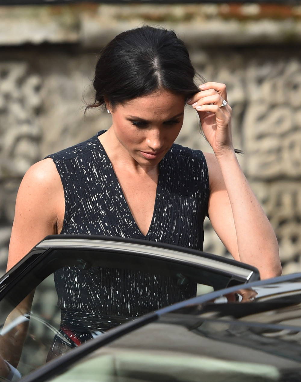 Evo kako možete da  napravite "neurednu" punđu kao Megan Markl