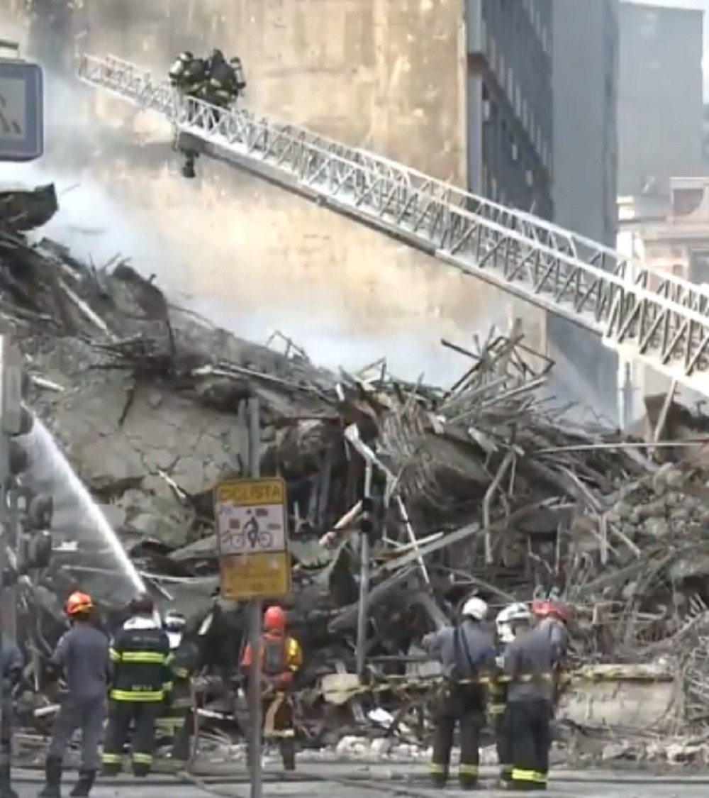 Srušio se neboder u Sao Paulu, traga se za 49 osoba