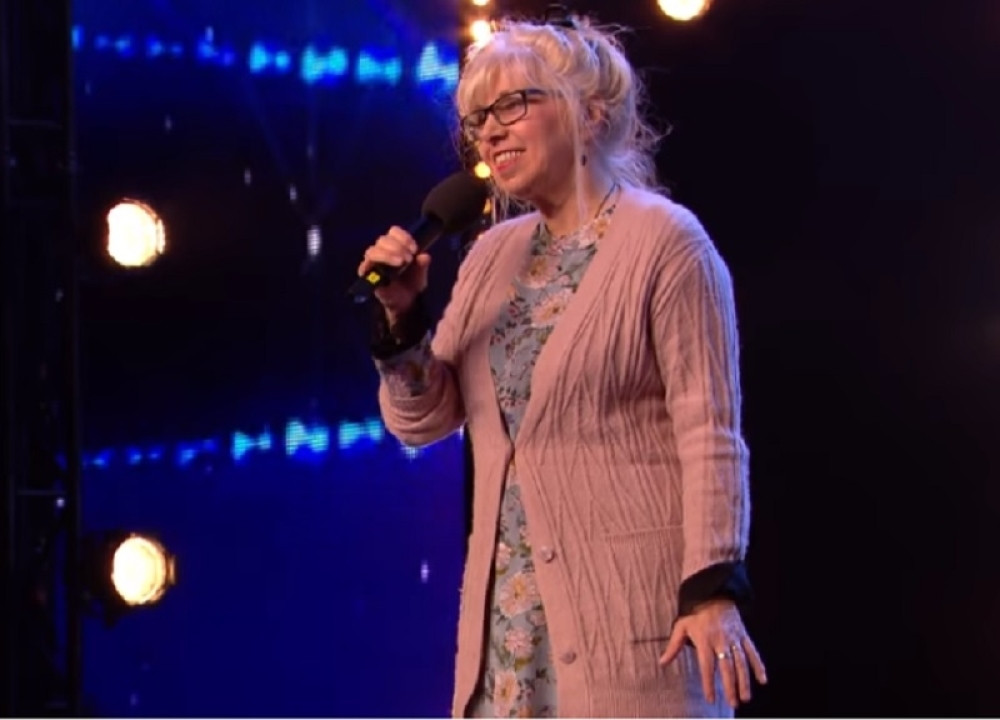 Baka (68) stidljivo izašla na binu, a onda napravila haos!