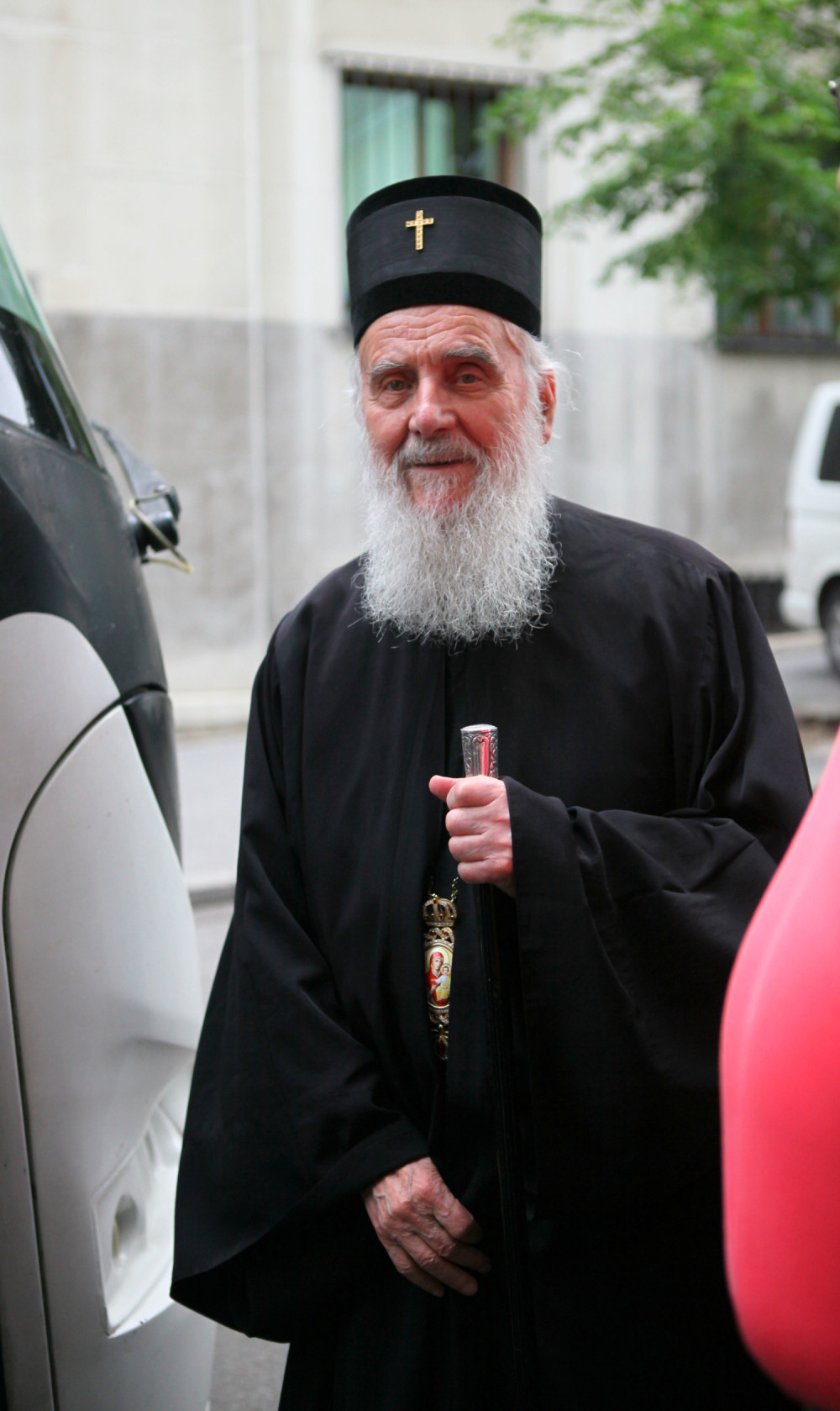 Irinej tražio da mu donesu jabuke iz Niša!