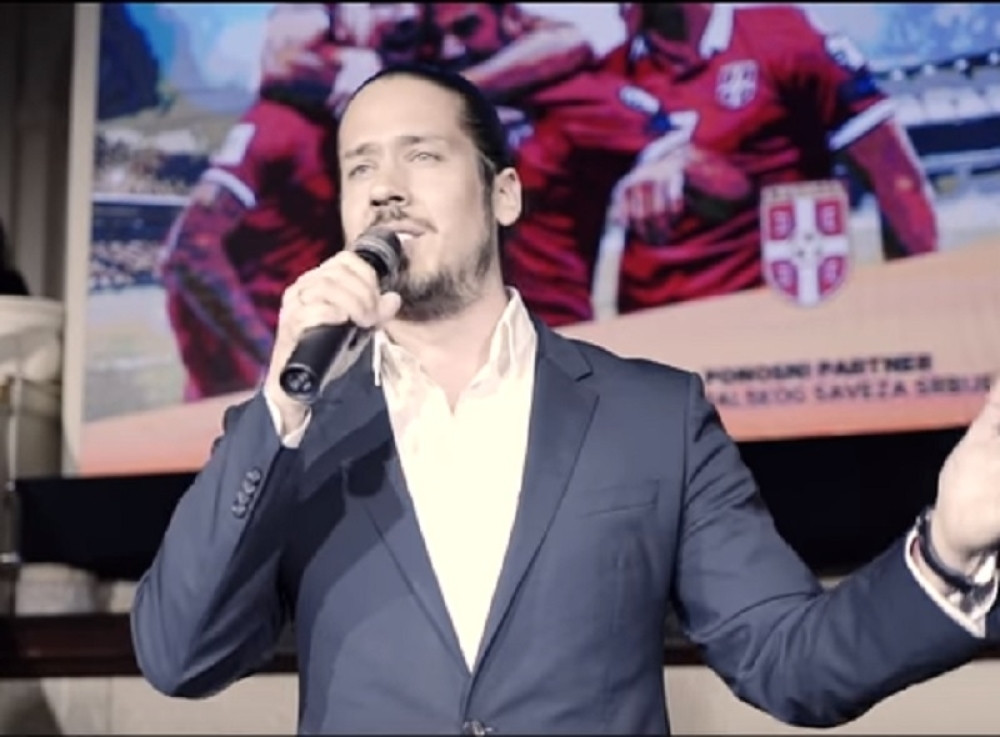 Nikola Rokvić uživo zapevao čuveni hit!