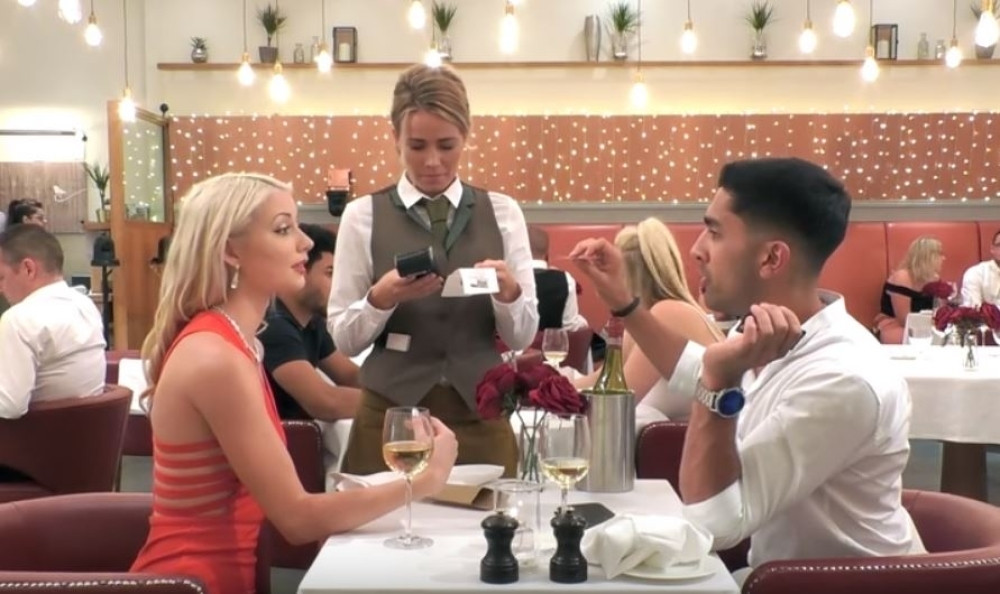 Oni su se posvađali, ali ko treba da plati račun na prvom sastanku? (ANKETA)