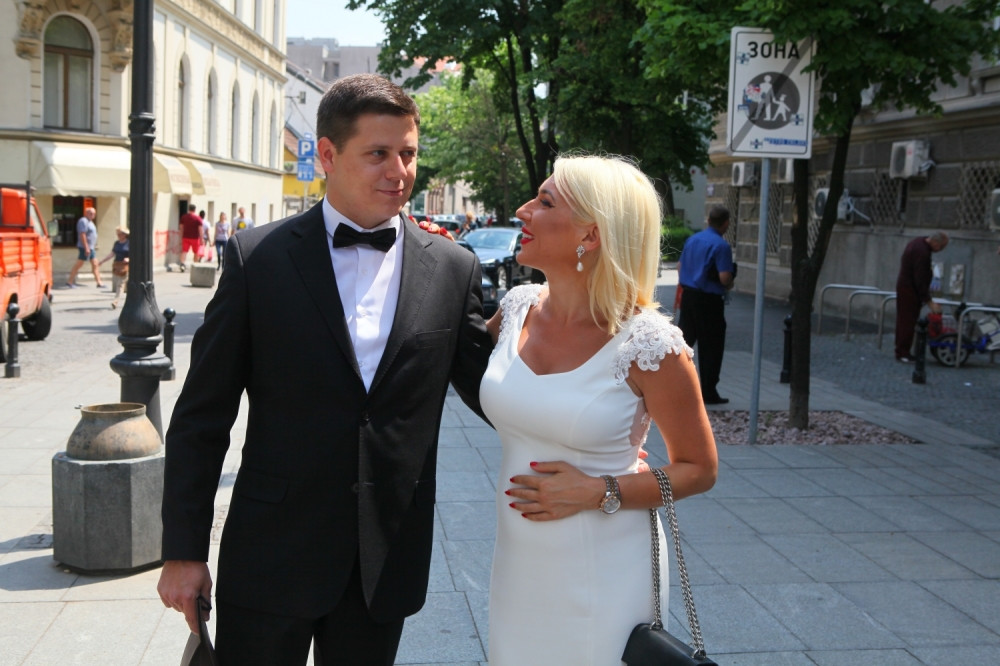 PORODILA SE JOVANA JEREMIĆ! Voditeljka rodila ćerku i dala joj MOĆNO IME! Reči njenog supruga će vas RAZNEŽITI