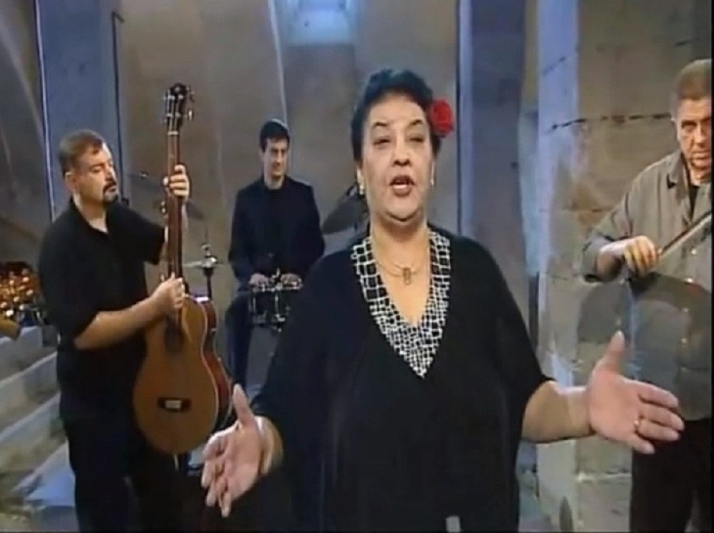 Naša pevačica progovorila o teškoj prošlosti!