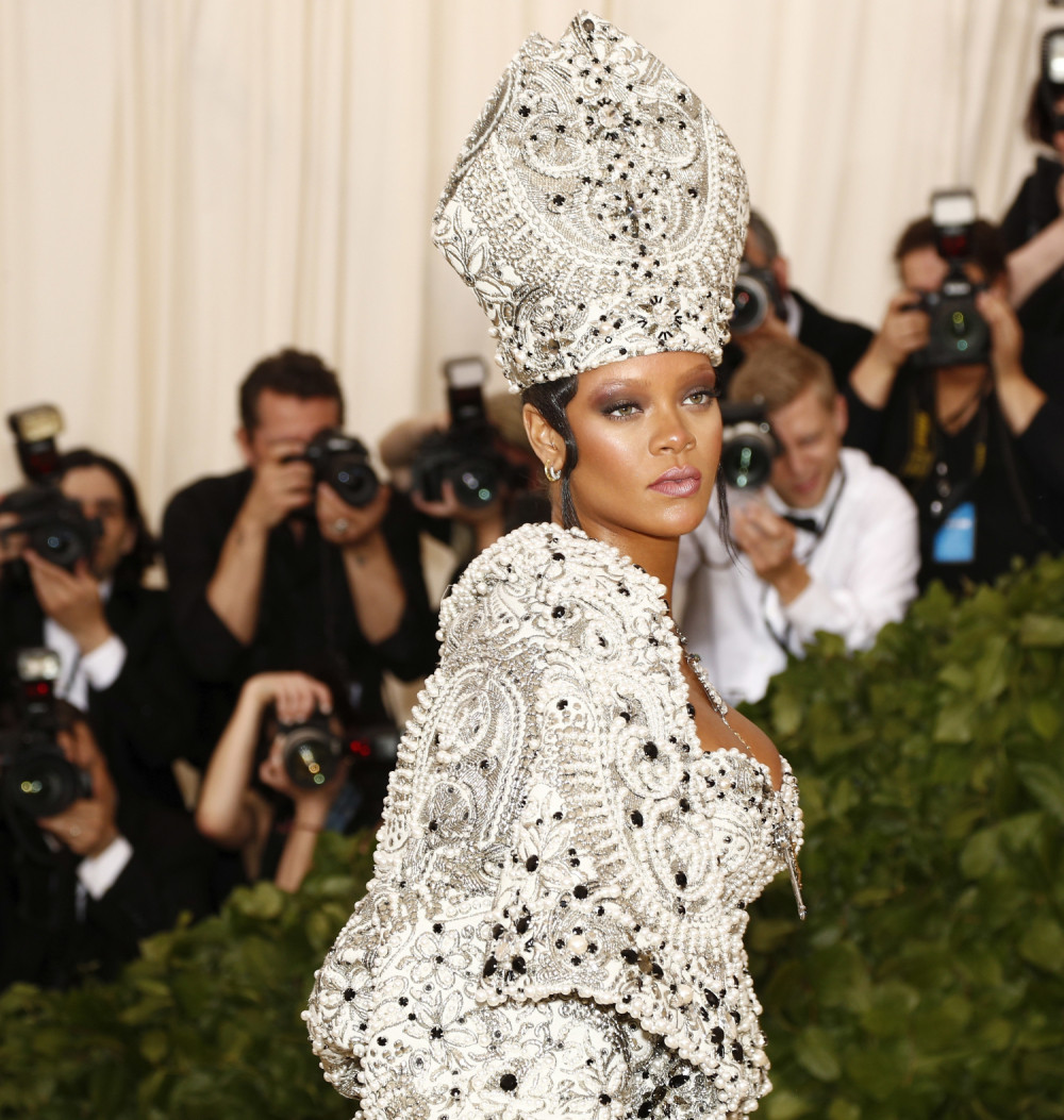 Titulu najbogatije Rijana nije dobila pevajući!