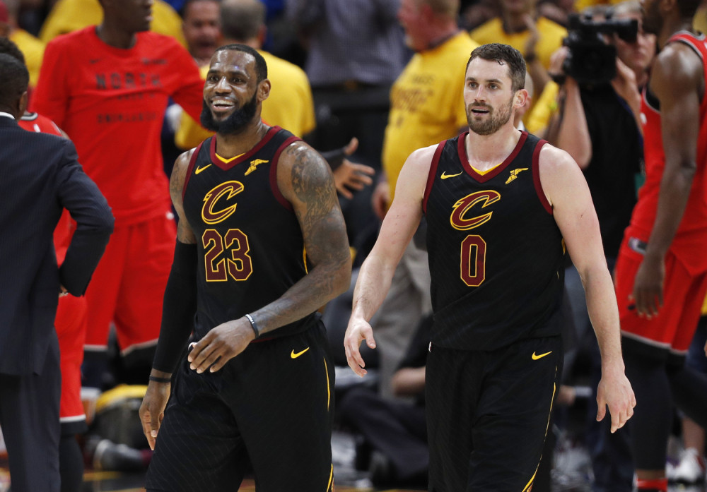 Klivlend gazi ka finalu, Filadelfija produžila seriju