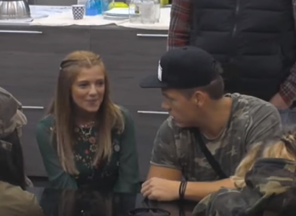 Isplivao snimak koji dokazuje šta je Sloba pričao Kiji kada ju je poljubio!