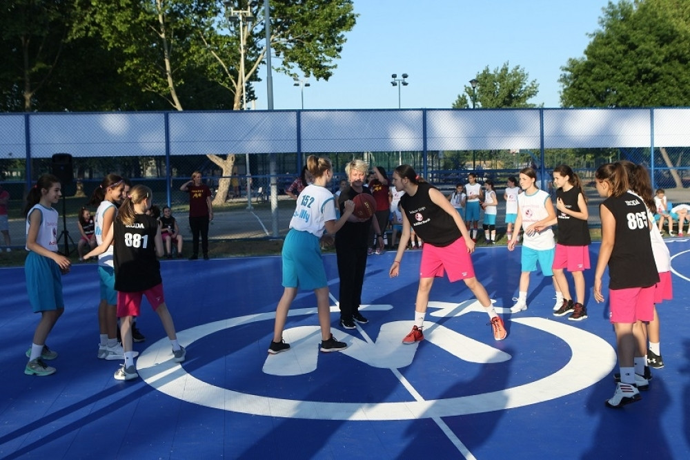 Marina Maljković otvorila "Mozzart terene" posvećene zlatnim srpskim košarkašicama (FOTO)