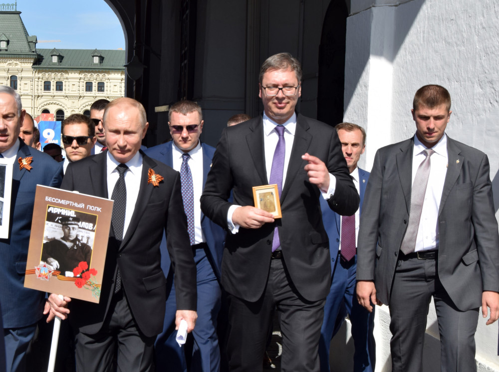 Vučić i Putin na čelu kolone!