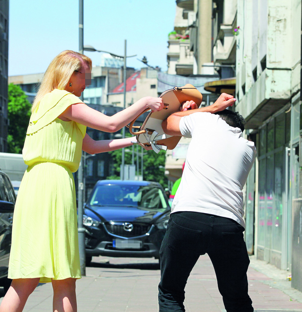 Strgnuo ženi lančić sa vrata i dao se beg, ali nije računao da će naleteti na njih!