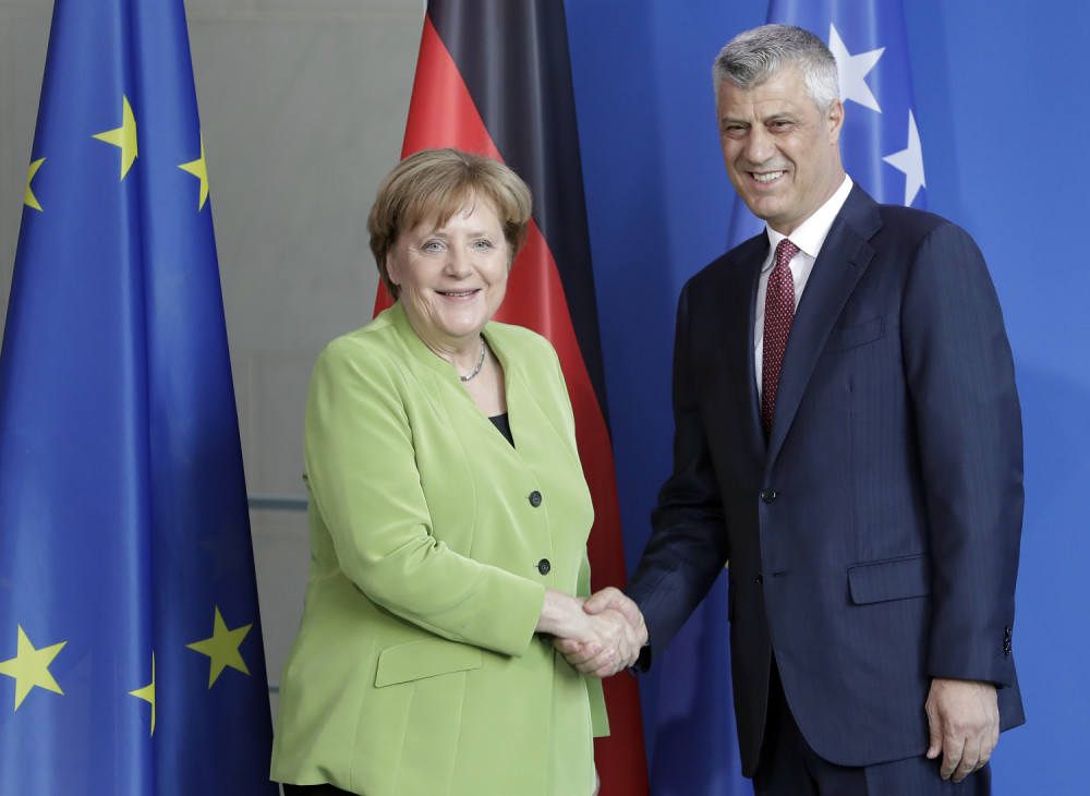 Merkel s Tačijem: Sprovesti sporazume postignute u dijalogu