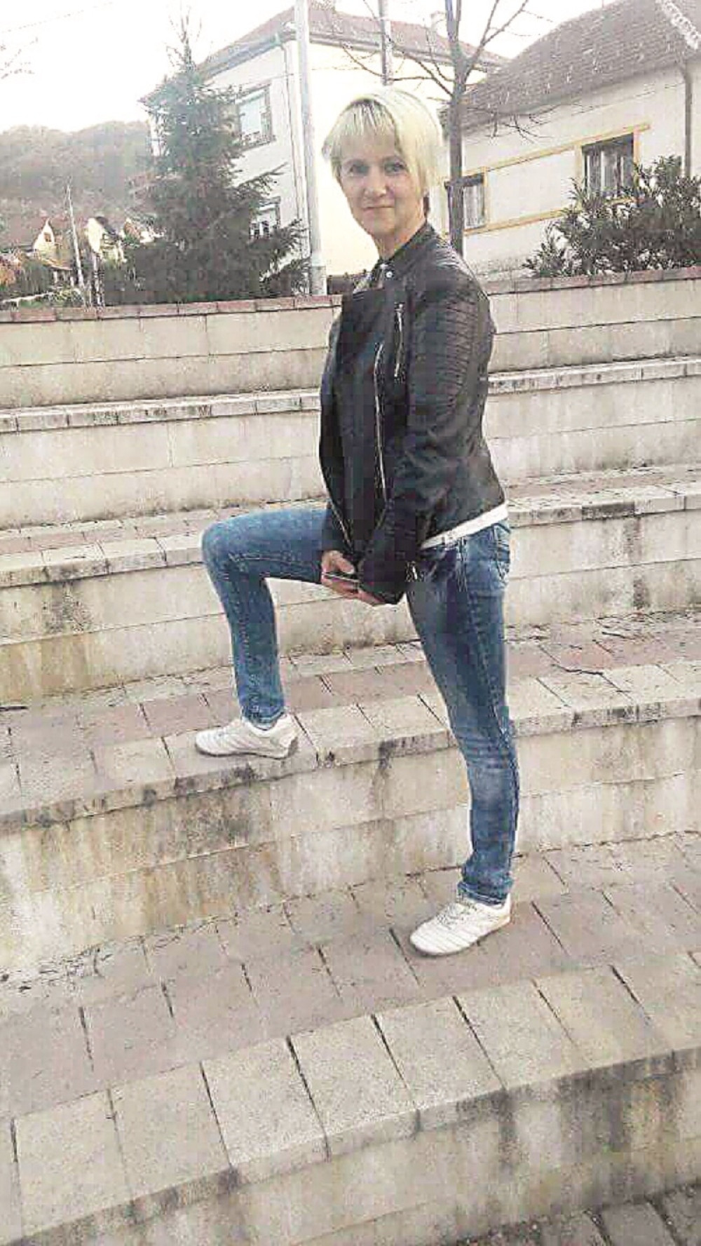 Ivan je pred njima zaklao Jelenu, ostali su siročići, a onda su uzeli krampove i počeli da RUŠE KUĆU