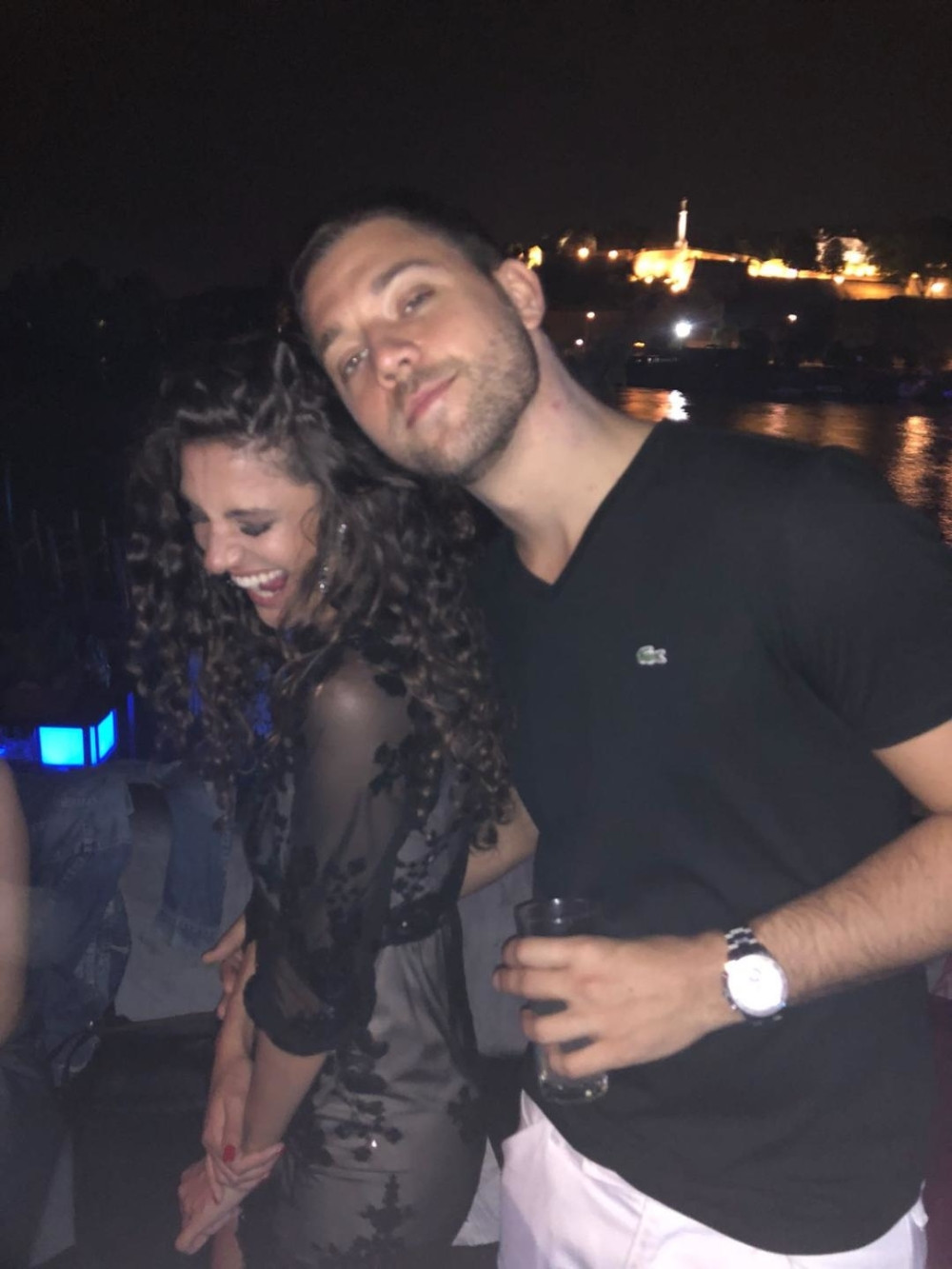 Stefan Živojinović uhvaćen sa novom devojkom na splavu