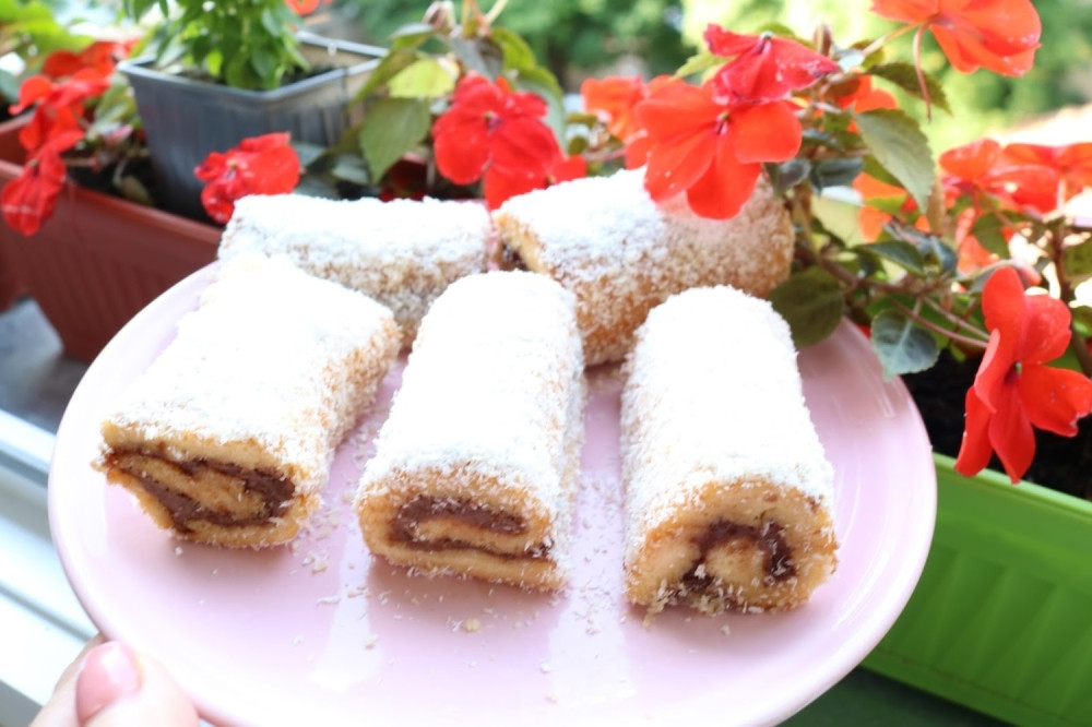 Slatki rolatići sa kokosom