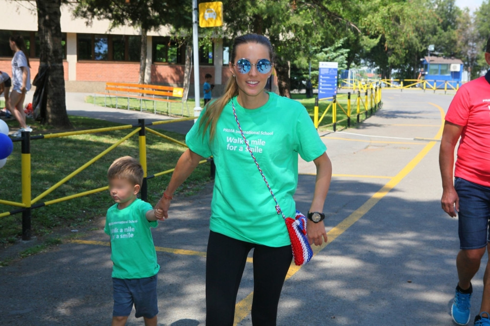 Jelena u šetnji sa sinom, Stefan isti Novak!