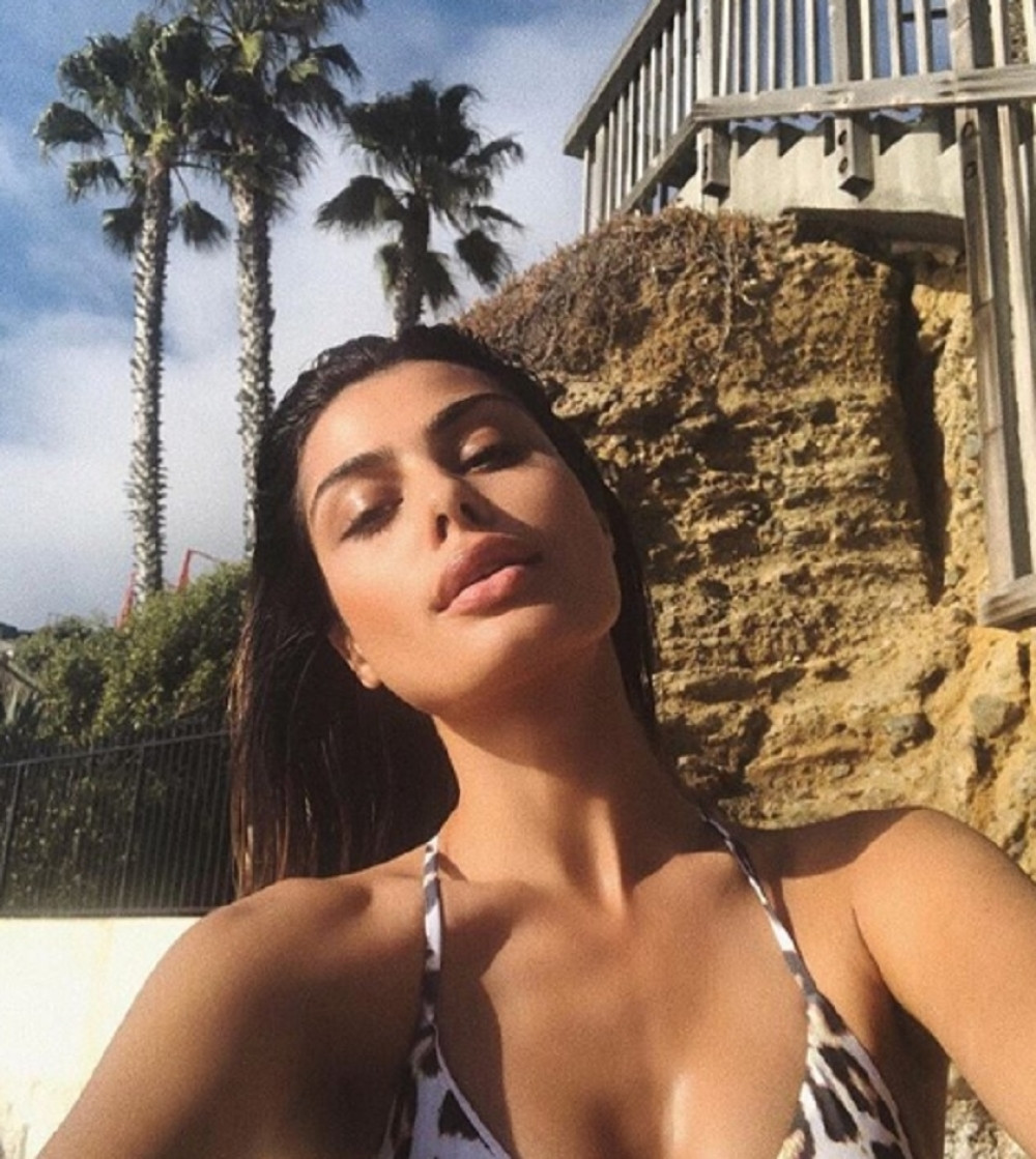 Devojka našeg poznatog košarkaša samo u toplesu, svi gledali u jedan detalj (FOTO)