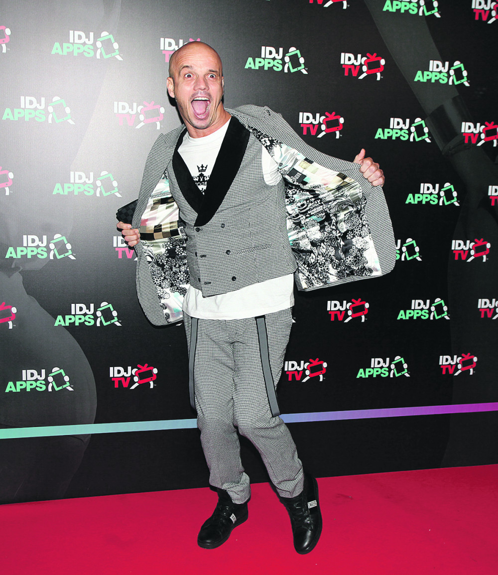 Boban: Bolje da umremo nego da se gejevi šetaju oko nas!