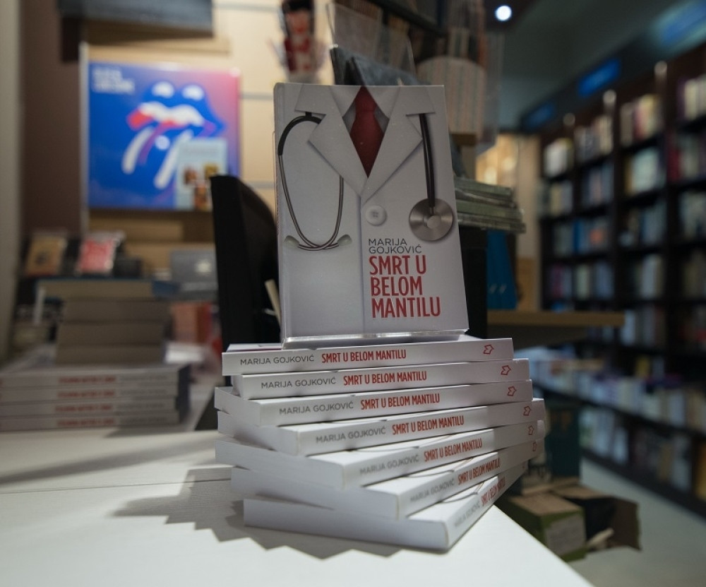 Predstavljen roman "Smrt u belom mantilu"