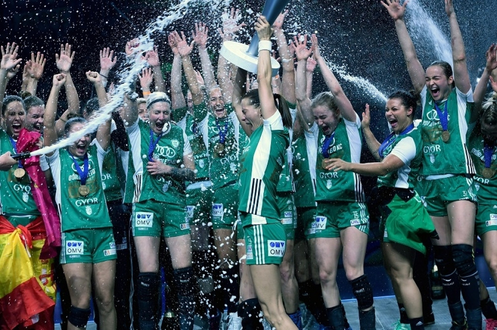 Rukometašice se prskale šampanjcem, pa odigrale seksi ples (VIDEO)