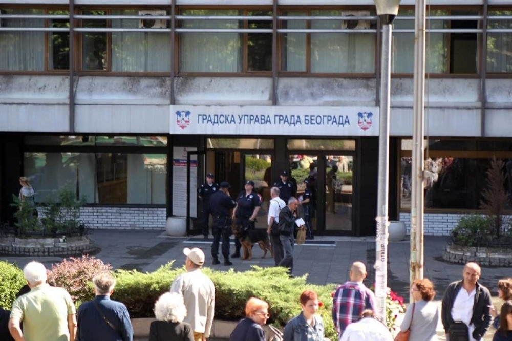 Lažna dojava o bombi u Gradskoj upravi, evakuisani radnici