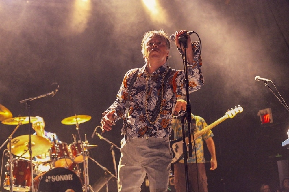 Nele Krajinović napustio grad, da bi živeo u kući staroj 100 godina (VIDEO)