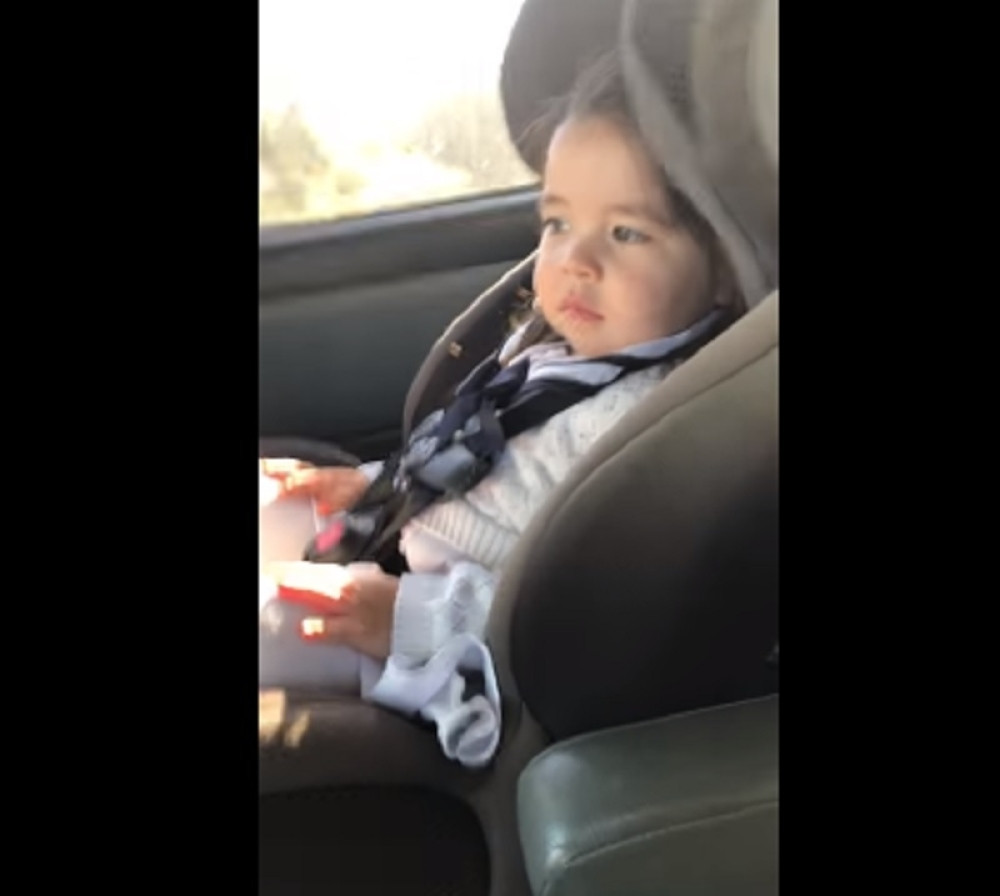 Tata joj pustio omiljenu pesmu, pa usledilo nešto neočekivano!