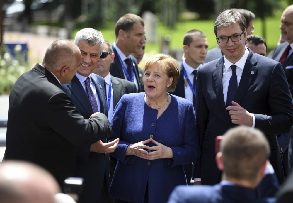 Angela spremila plan za Kosovo! Saopštiće ga Vučiću 29. aprila!