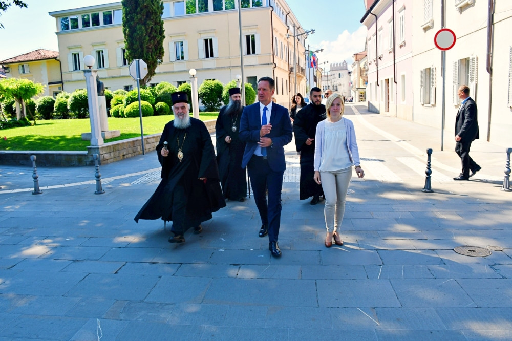 Mi Srbi da se ugledamo na Slovence!