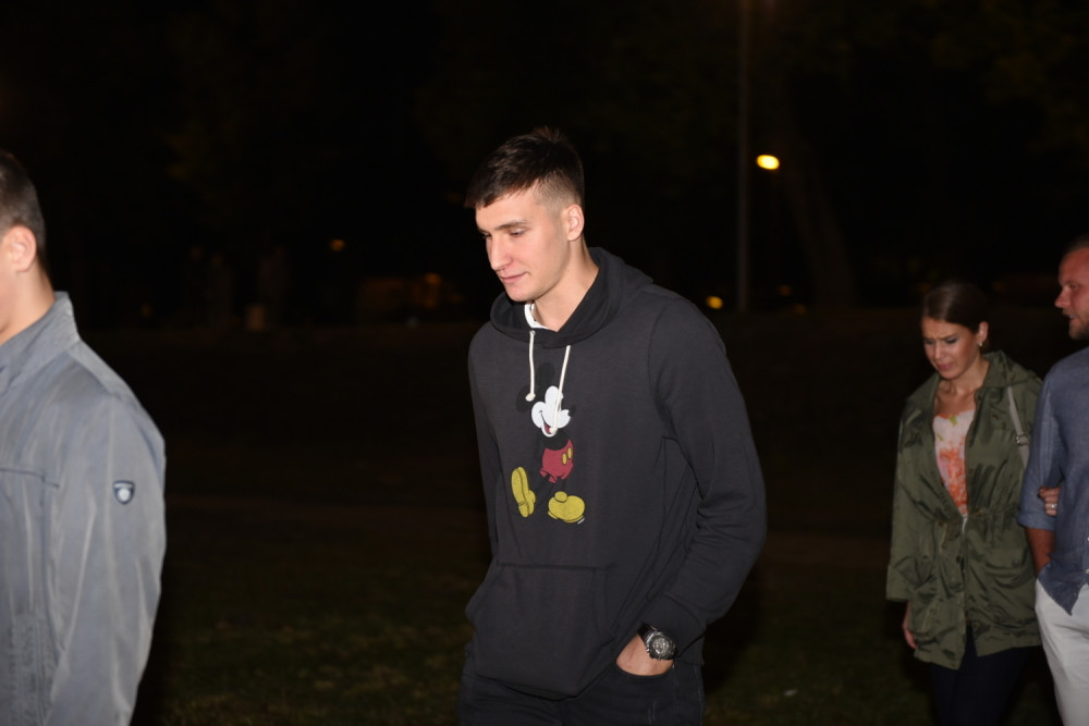 Bogdanović okupio porodicu i prijatelje u kafani, a potom nastavljena žurka na Portu