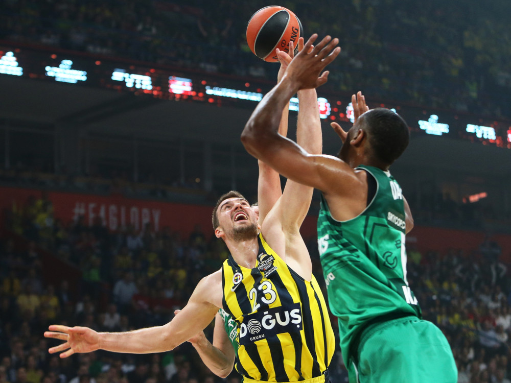 Trojka Marka Gudurića sa svoje polovine UBILA U POJAM rivala! Ovo morate da pogledate! (VIDEO)