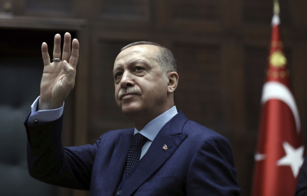 Svi gledali u rever Erdoganovog sakoa dok je prolazio Sarajevom! Svetske agencije izveštavaju HITNO!