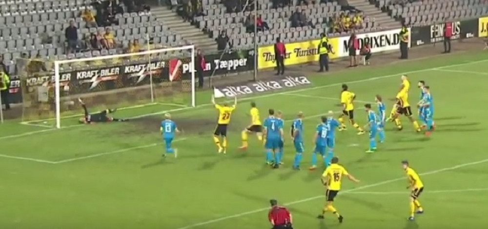 Brondbi u 96. minutu izgubio titulu, trener rivala skakao kao da je prvak sveta!