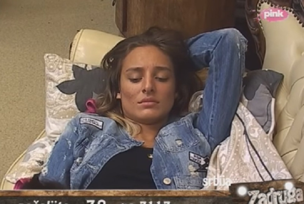 Sloba očajan, na sve načine pokušava da se pomiri s Lunom!