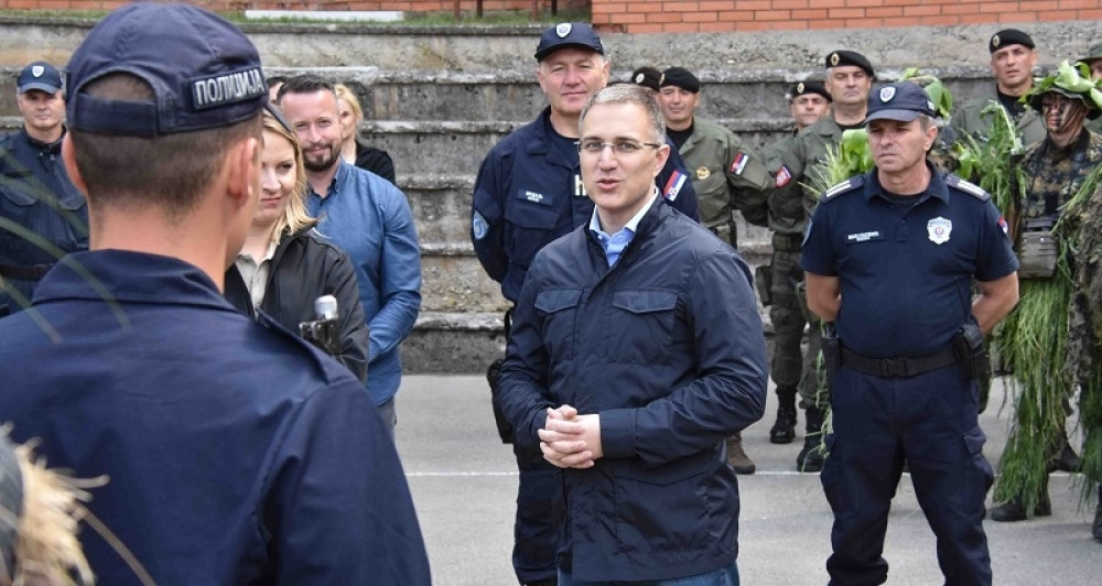 Nebojša Stefanović: Stečene veštine i znanje štitiće vas i Srbiju