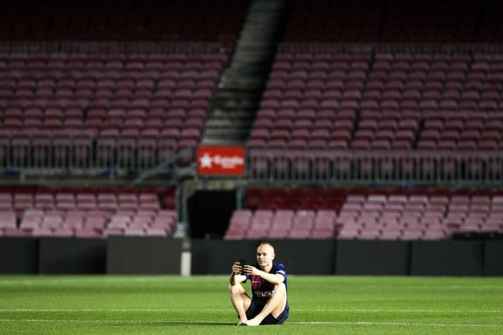 Inijesta sedeo bos na centru terena i plakao do pola dva ujutro! (FOTO)