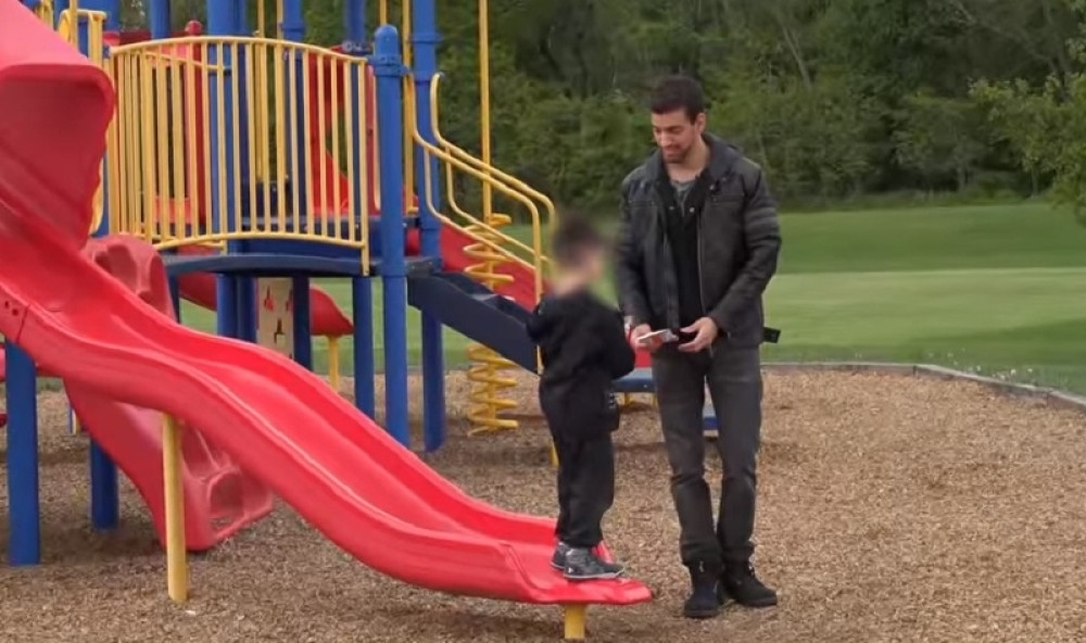 Muškarac prišao nepoznatom detetu, ponudio mu slatkiš i poveo ga sa sobom!