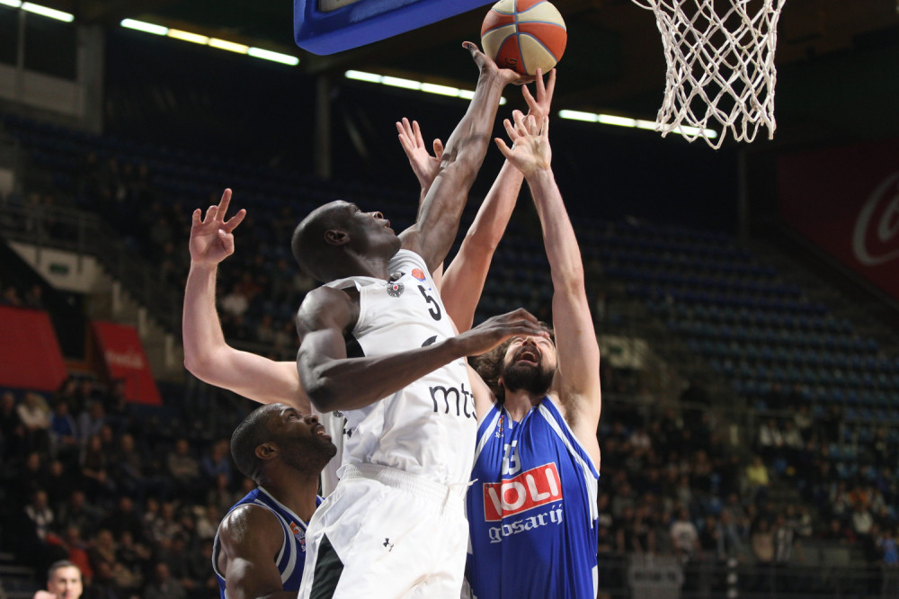 Bandža Si na izlaznim vratima Partizana!