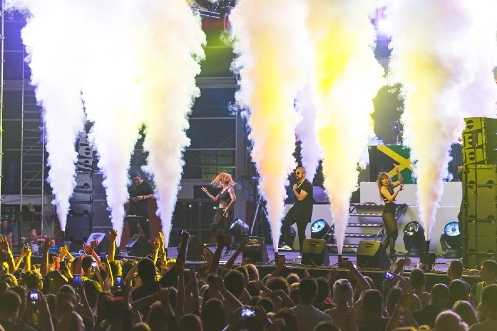 Publika u transu napustila halu!