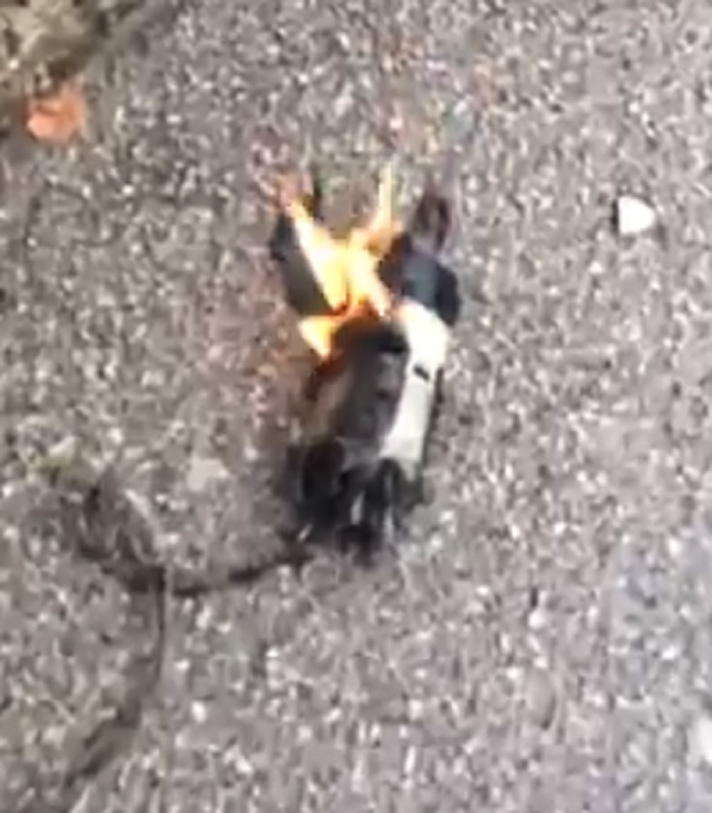 Dve pale na kuće, a jedna na fabriku u sred proloma oblaka