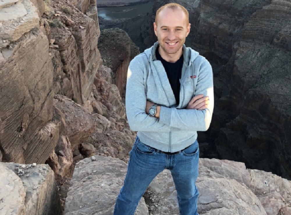 Naš Nemanja je otišao da nam obezbedi bolji život, a vraća nam se u KOVČEGU!