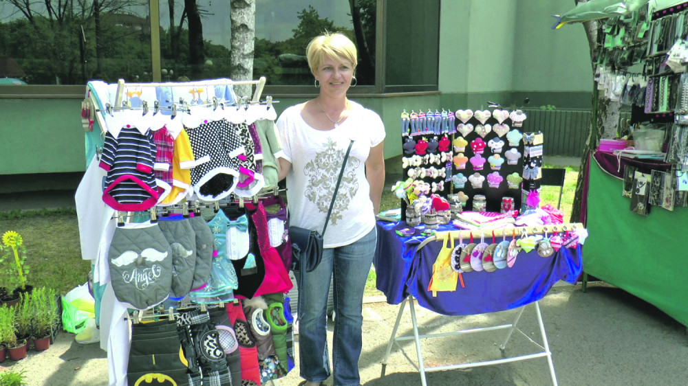 Novosađanka psima šije venčanice!