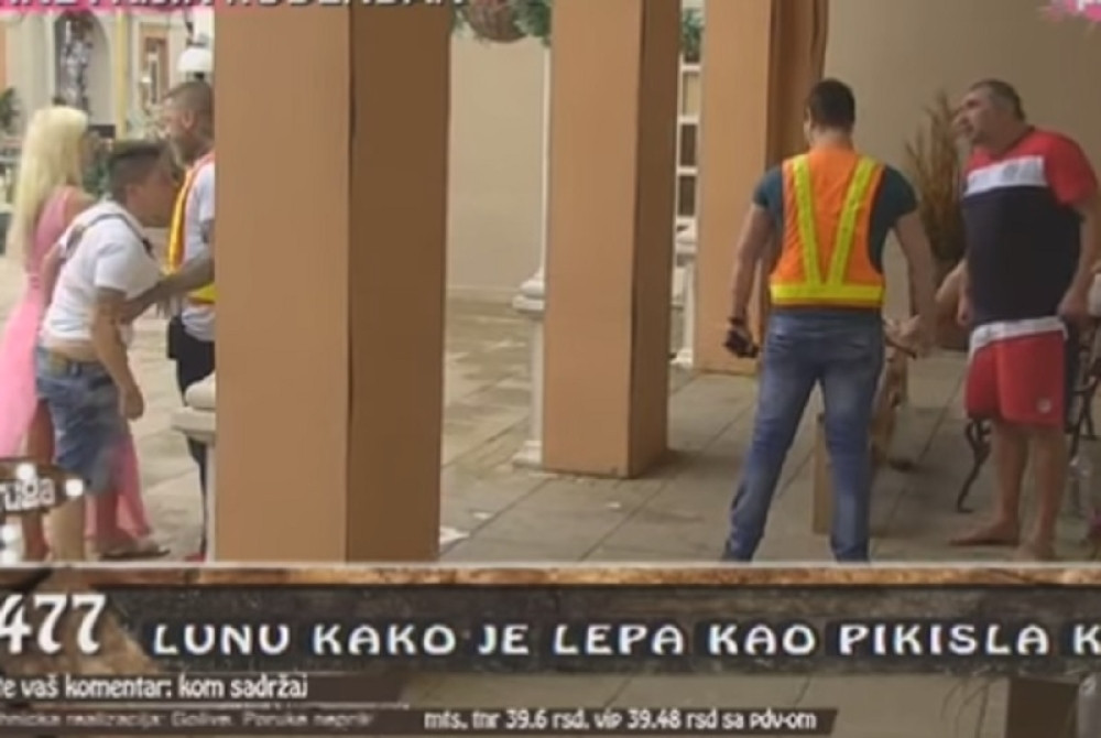 SKINUO GAĆE I KRENUO DA MLATI POLNIM ORGANOM! Skandal u Zadruzi usred bela dana, režija sklanjala kameru od golog zadrugara!