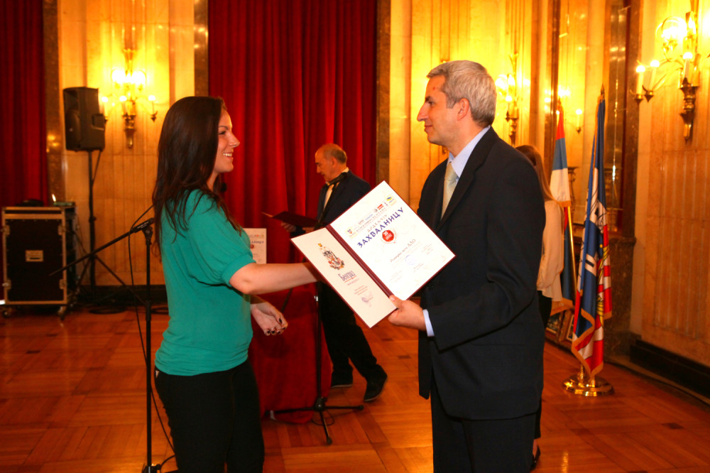 "Alo!" dobio priznanje za podršku kolektivnog venčanja