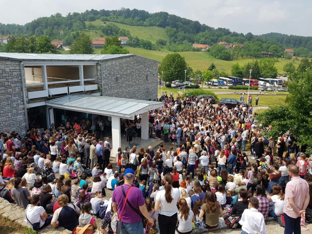 Učenici "okupirali" Tršić na 47. đačkom Vukovom saboru