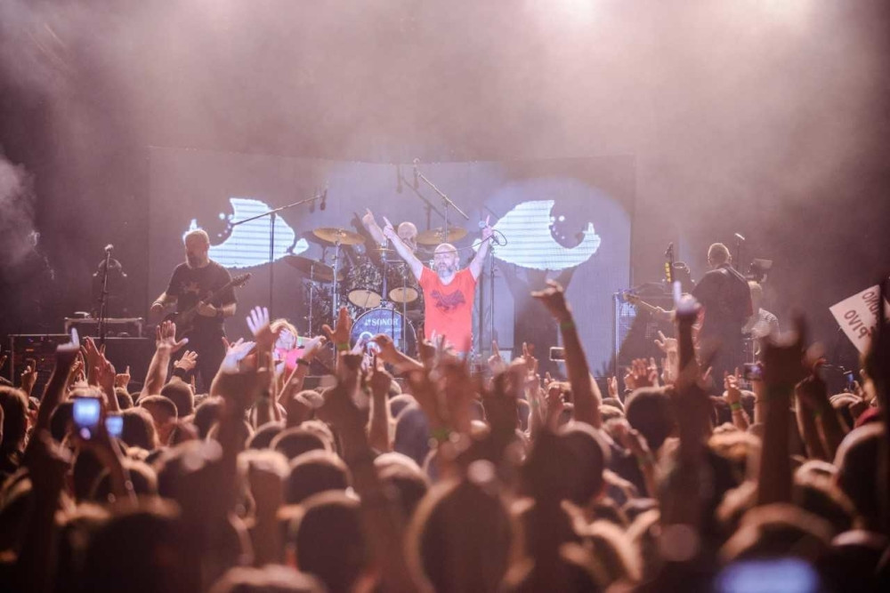 Vremešni pankeri oduvali!