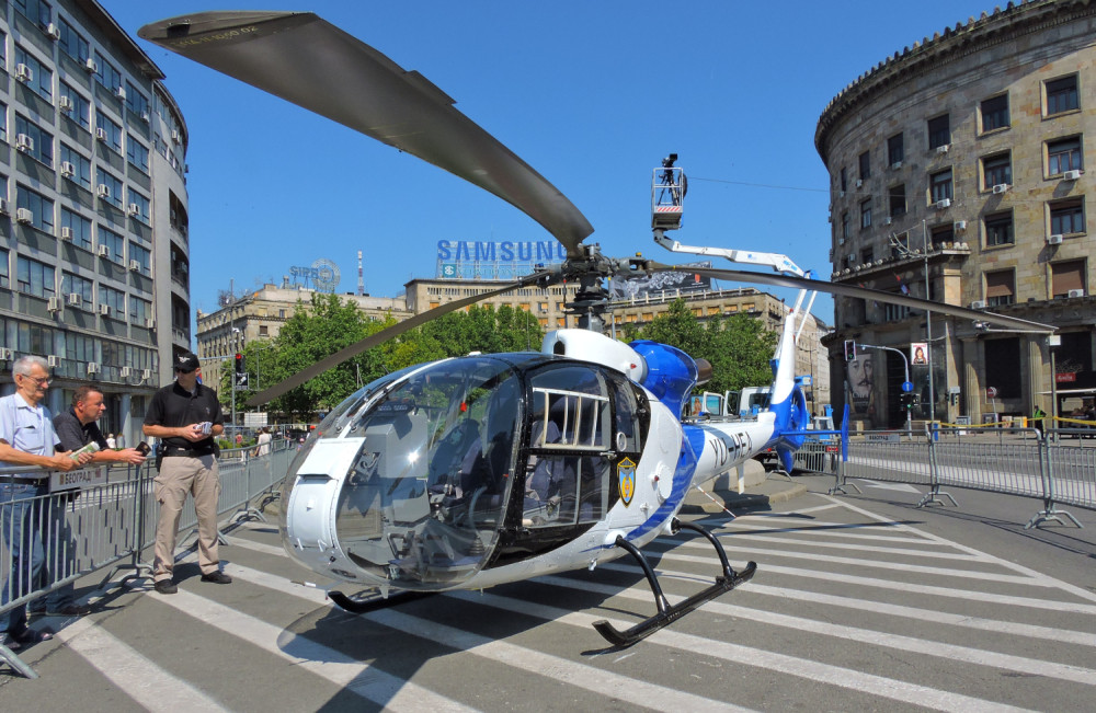 Helikopter "gazela" sleteo u sam centar Beograda!